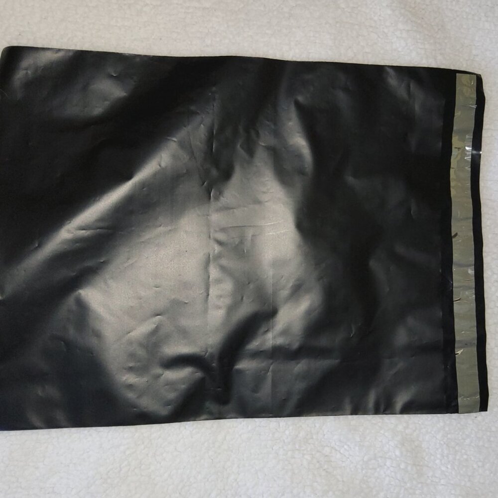 20 Self-Seal Poly Flexible Mailers (10.5" x 16"), Black - Picture 4 of 5